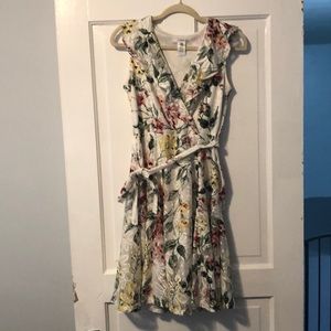 Women’s dress size 6
